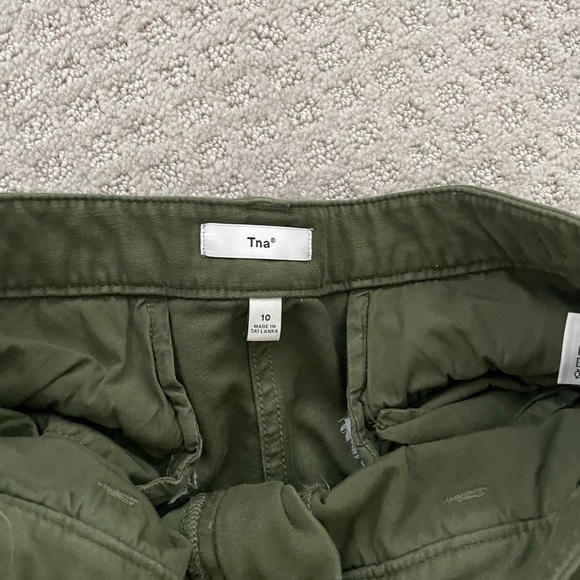 Aritzia TNA New Supply Cargo Pants - size 10 - Picture 2 of 7